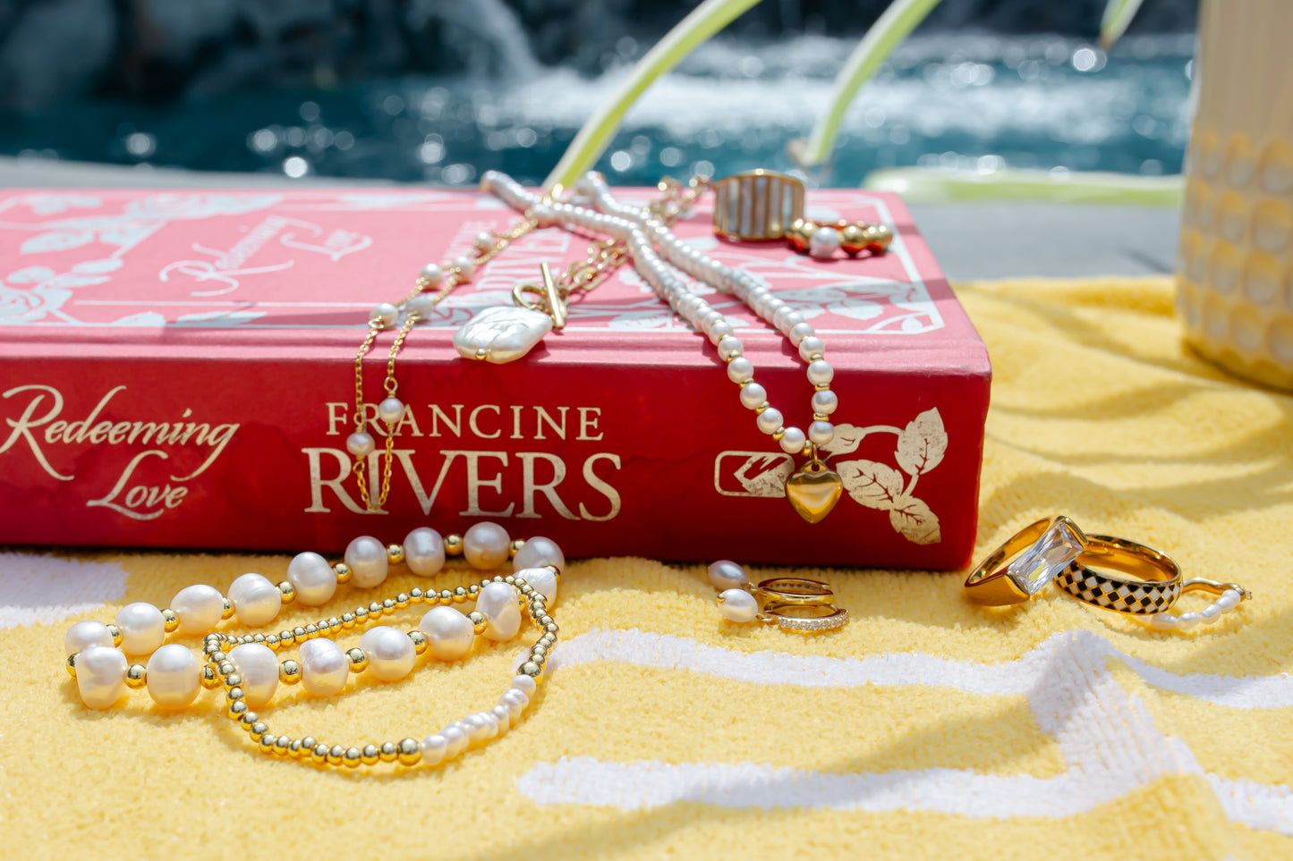 Pearl and Gold Stretch Bracelet Set