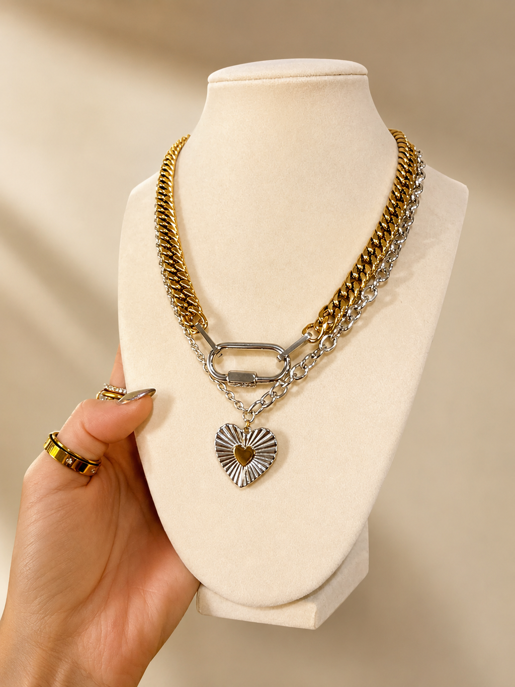Alexis Chain