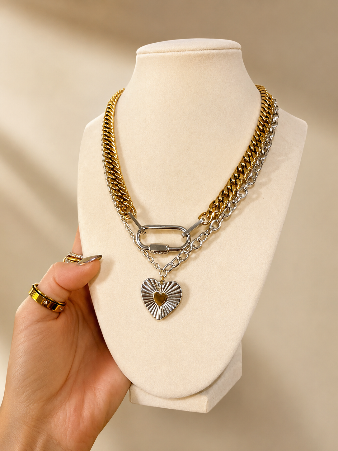 Alexis Chain